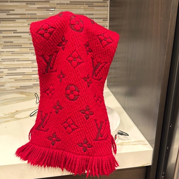 Louis Vuitton red logo, mania, scarf, unisex - Picture 1 of 2